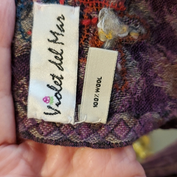 Wool boutique shawl - Picture 4 of 4